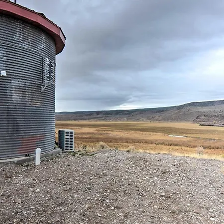 Unique Utah Tin Cabin With Mountain Views!